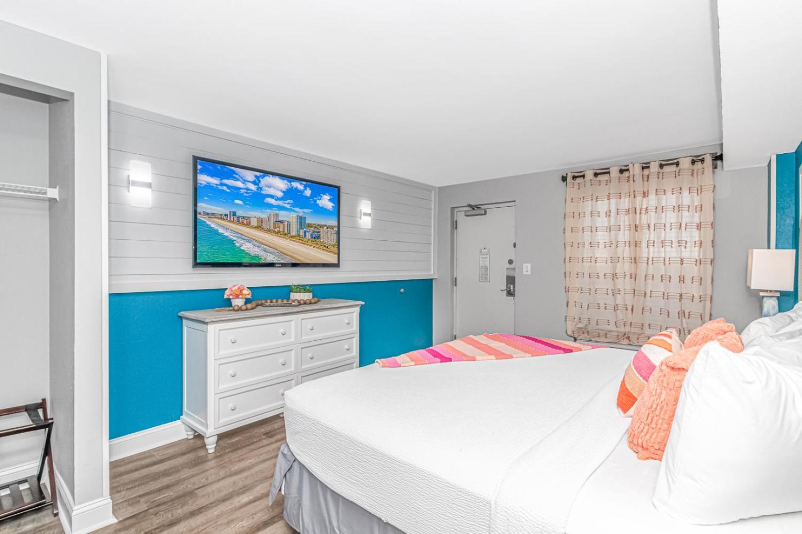 Completely Renovated Oceanfront - King With Led Fireplace! Boardwalk 1034 Holiday home