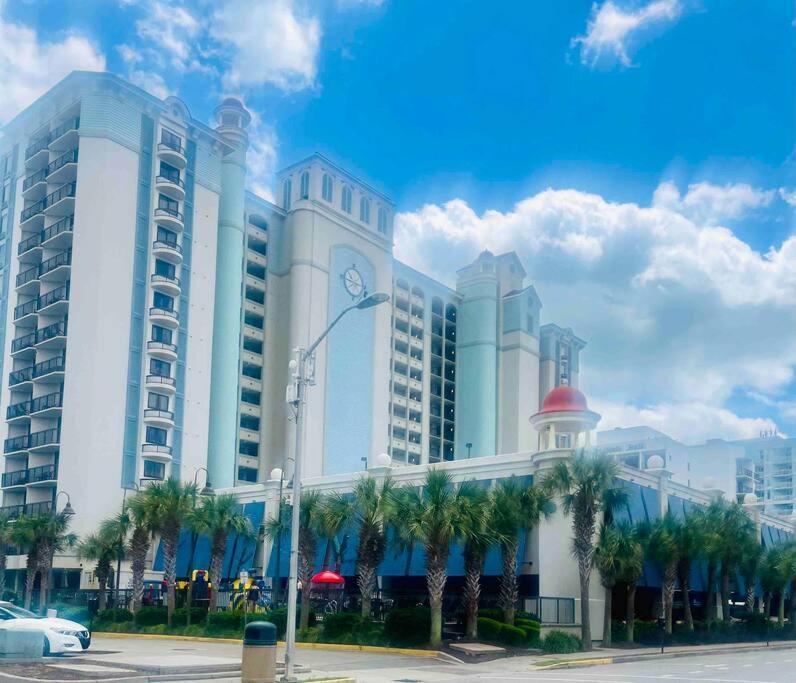 Bluetique Oceanfront Pet Friendly Indoor Pool Apartment