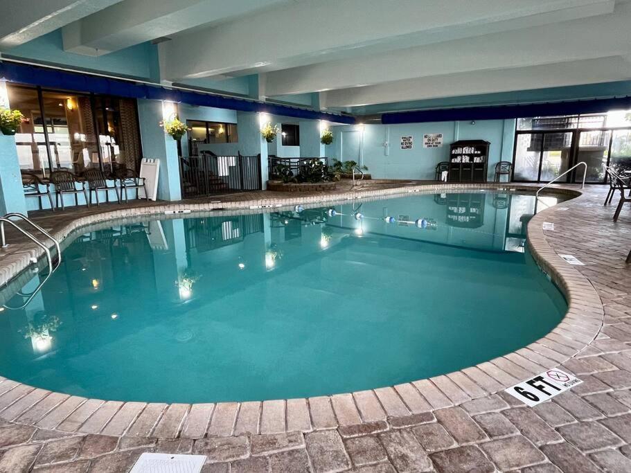 Bluetique Oceanfront Pet Friendly Indoor Pool Apartment *