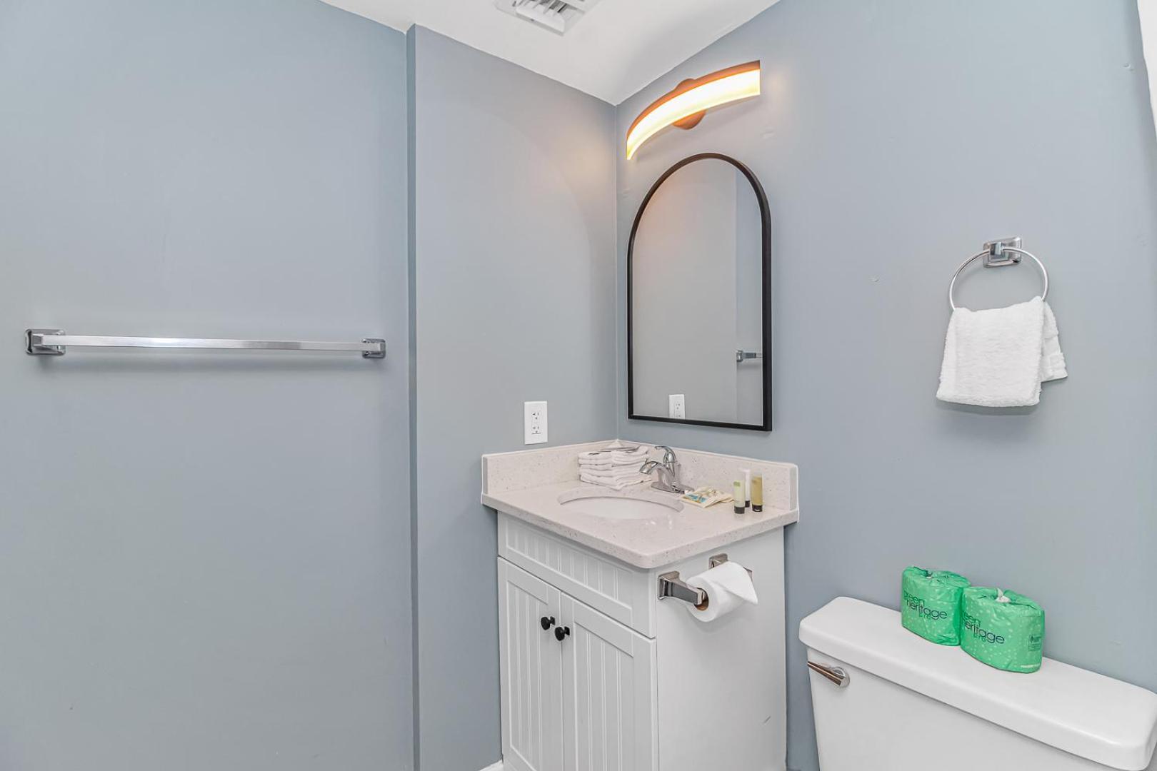 Breathtaking Views! Stunning 2br With Gorgeous Updates-palace 1207