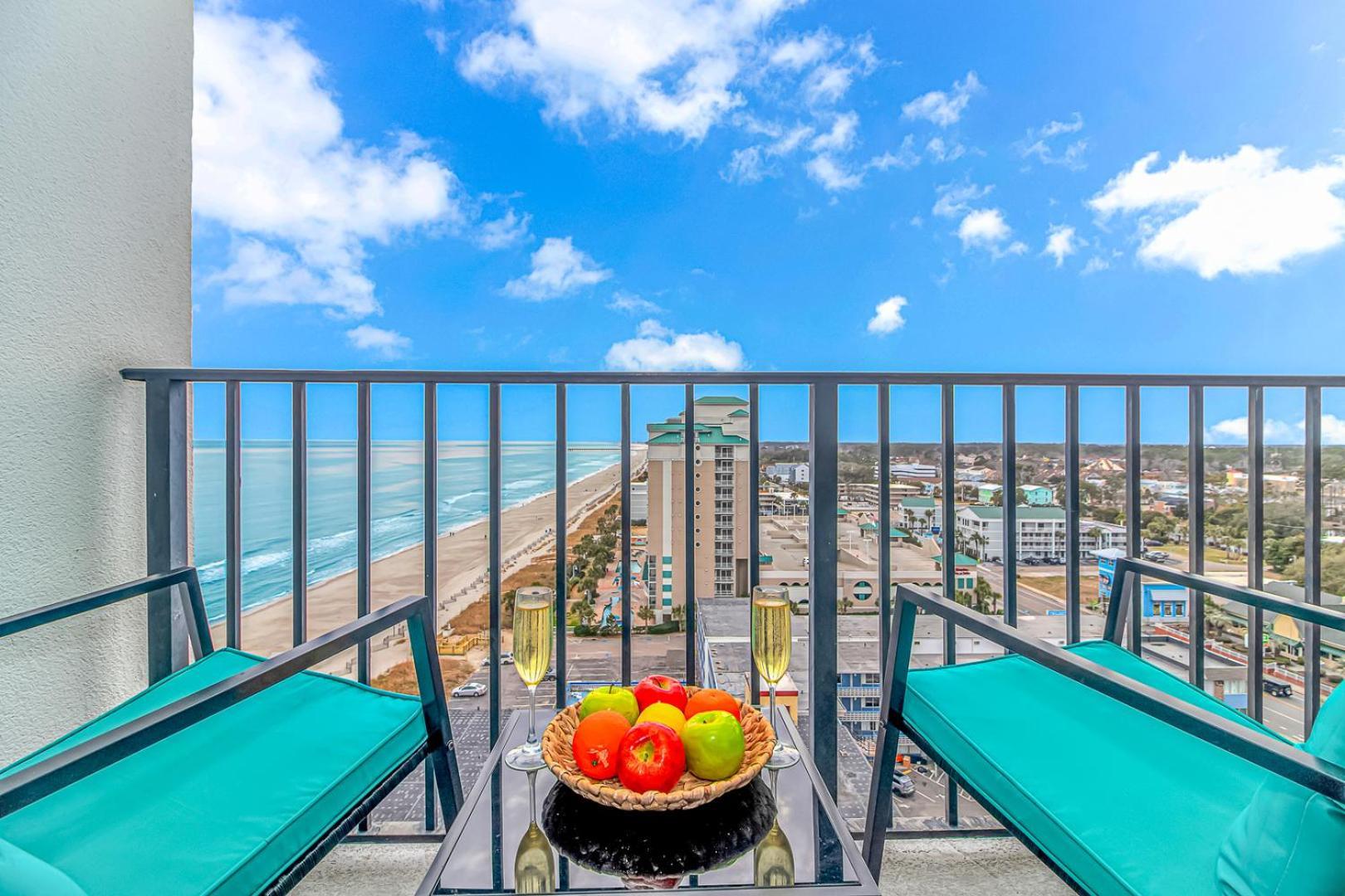 Breathtaking Views! Stunning 2br With Gorgeous Updates-palace 1207 Holiday home