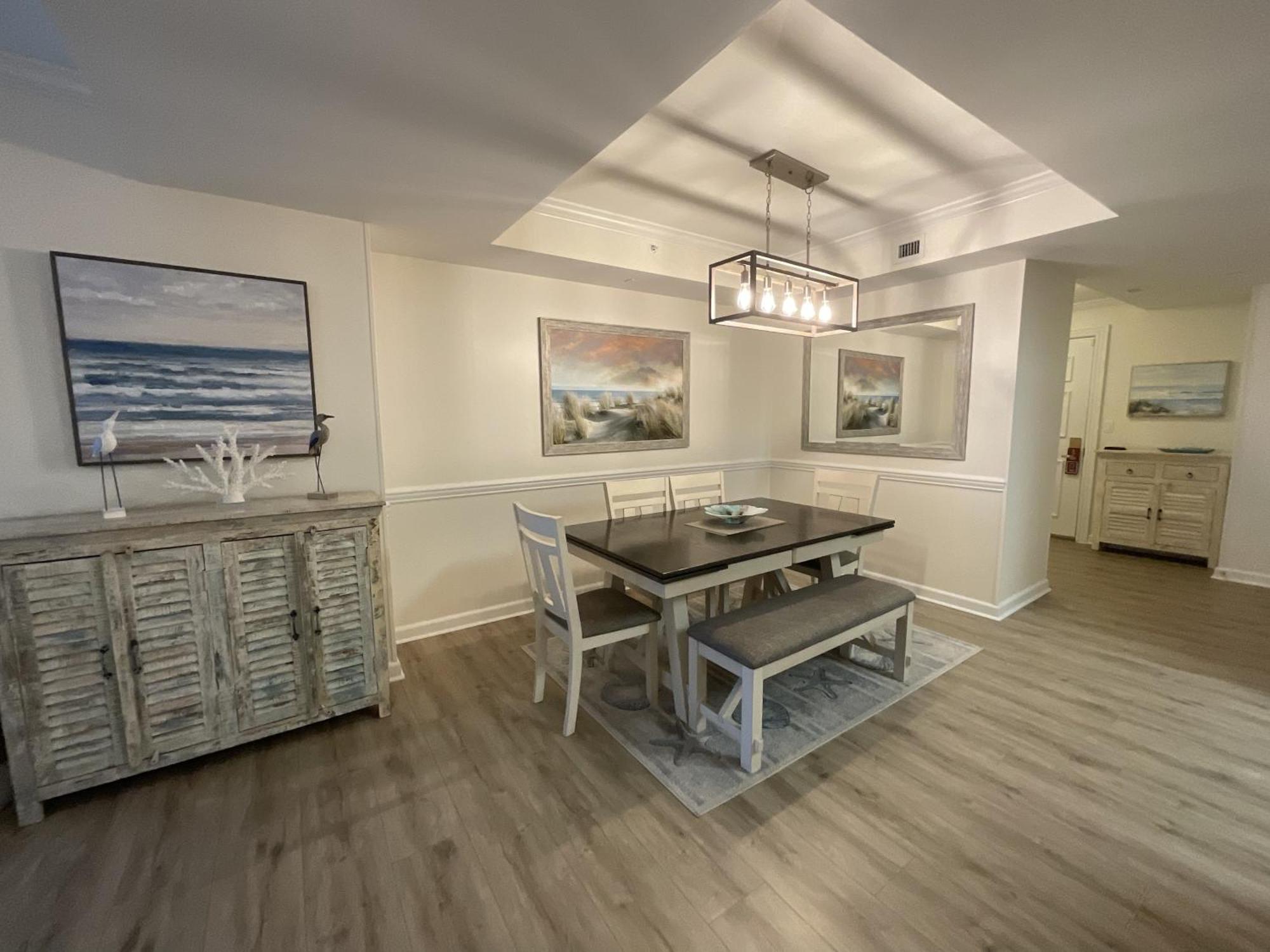 1107 Royale Palms