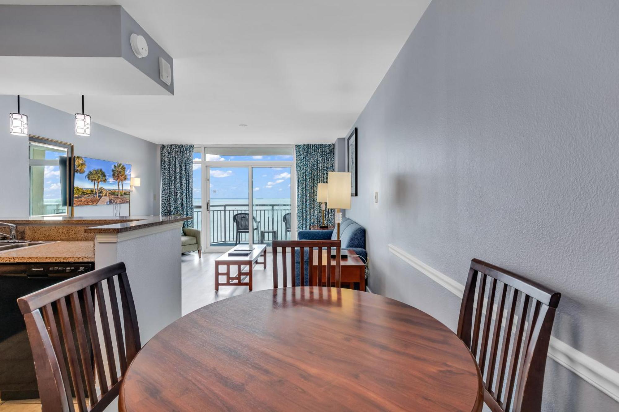 Bright Beachfront 1br At Dunes Village Myrtle Beach