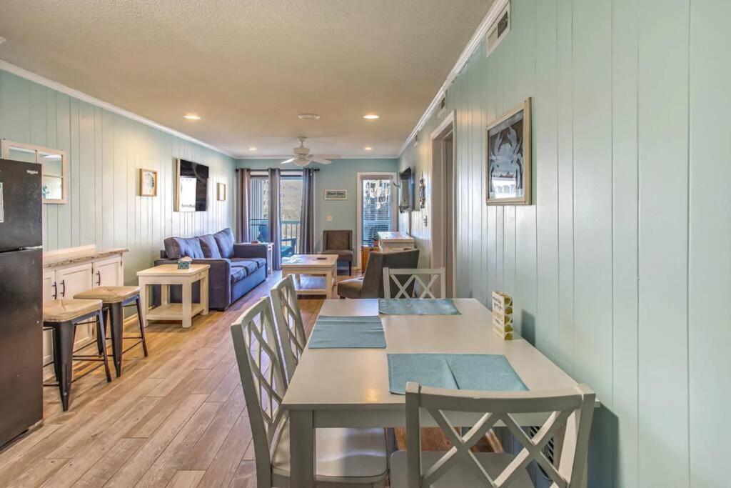 First Floor With Ground Floor Access - Steps To The Beach! Myrtle Beach