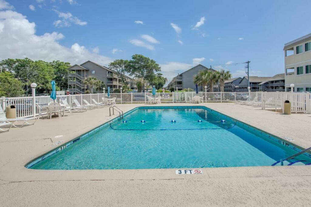 Apartment First Floor With Ground Floor Access - Steps To The Beach! Myrtle Beach