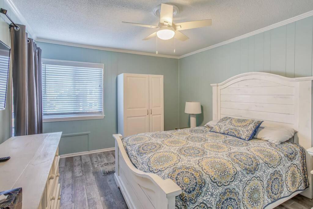 First Floor With Ground Floor Access - Steps To The Beach! Apartment Myrtle Beach