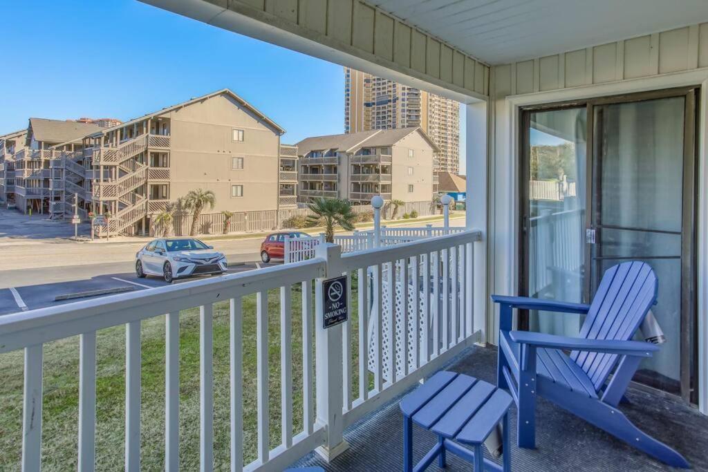 First Floor With Ground Floor Access - Steps To The Beach! Apartment Myrtle Beach