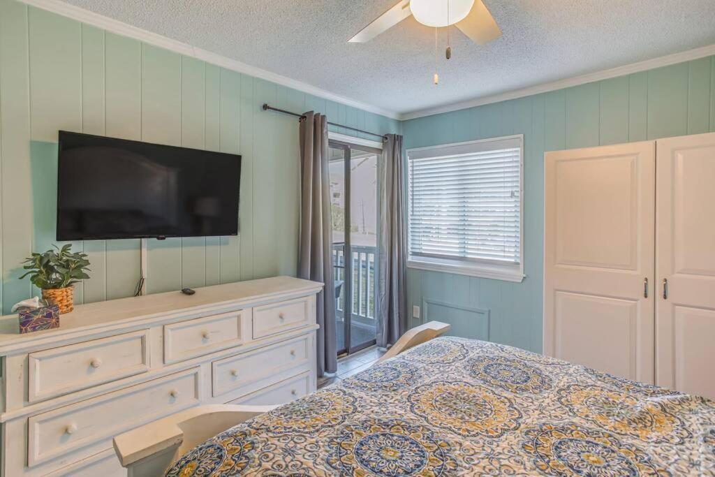 First Floor With Ground Floor Access - Steps To The Beach! * Myrtle Beach