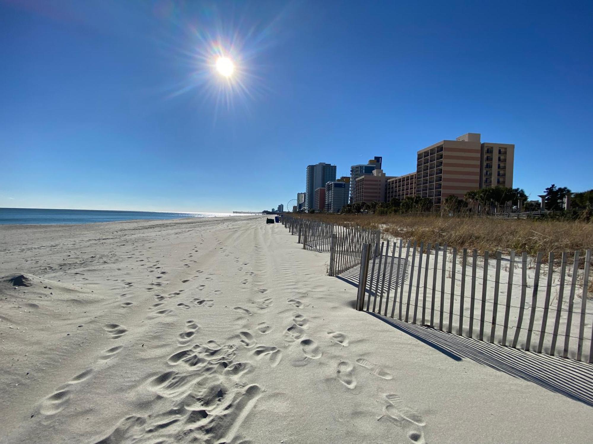 Camelot By The Sea Ocean Front Aparthotel *