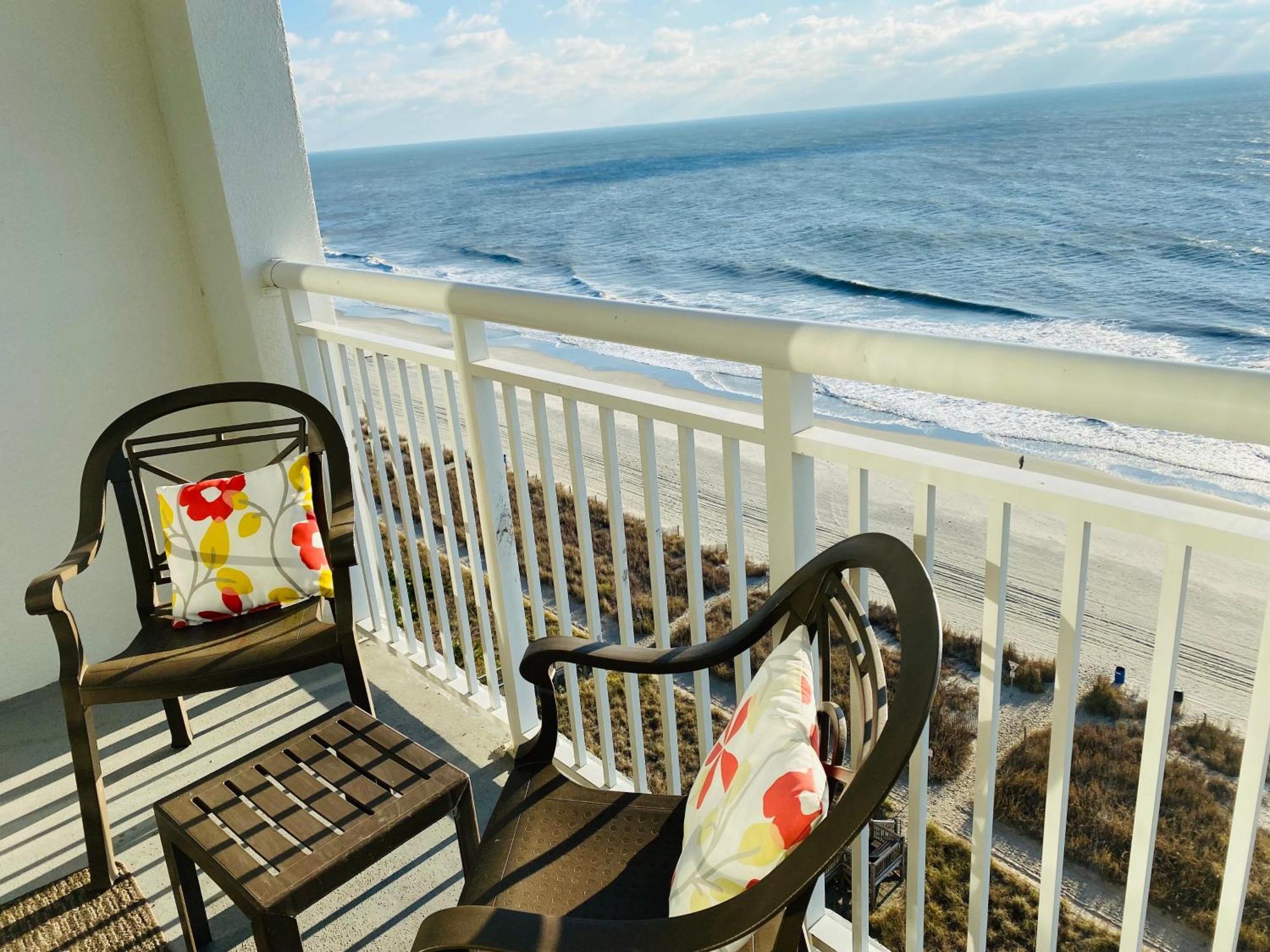 Aparthotel Camelot By The Sea Ocean Front