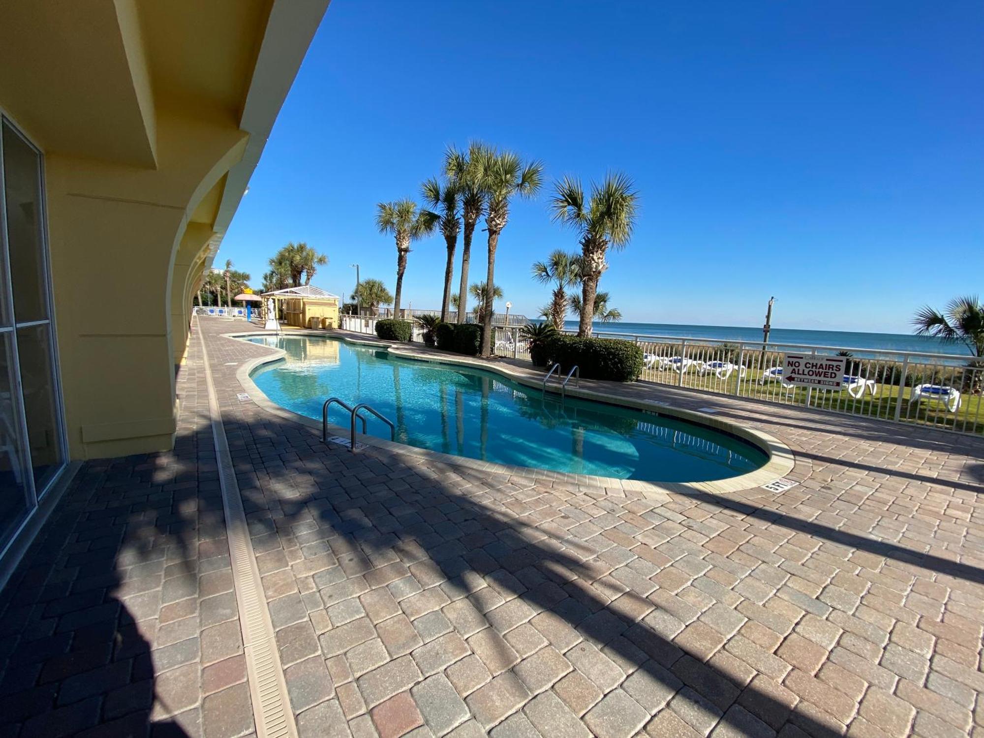 Aparthotel Camelot By The Sea Ocean Front *