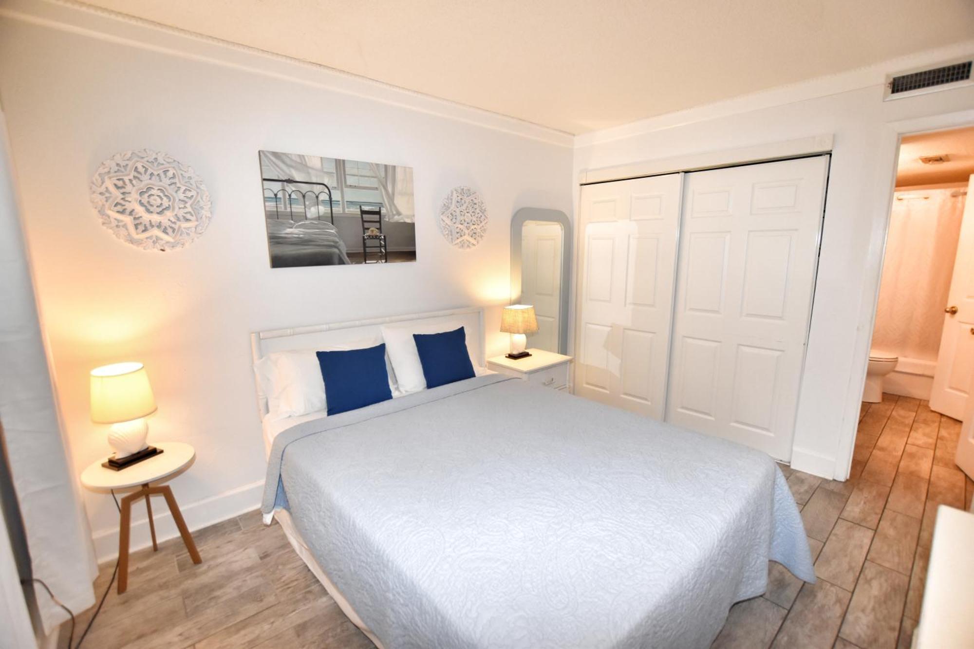 1402 Waters Edge Apartment