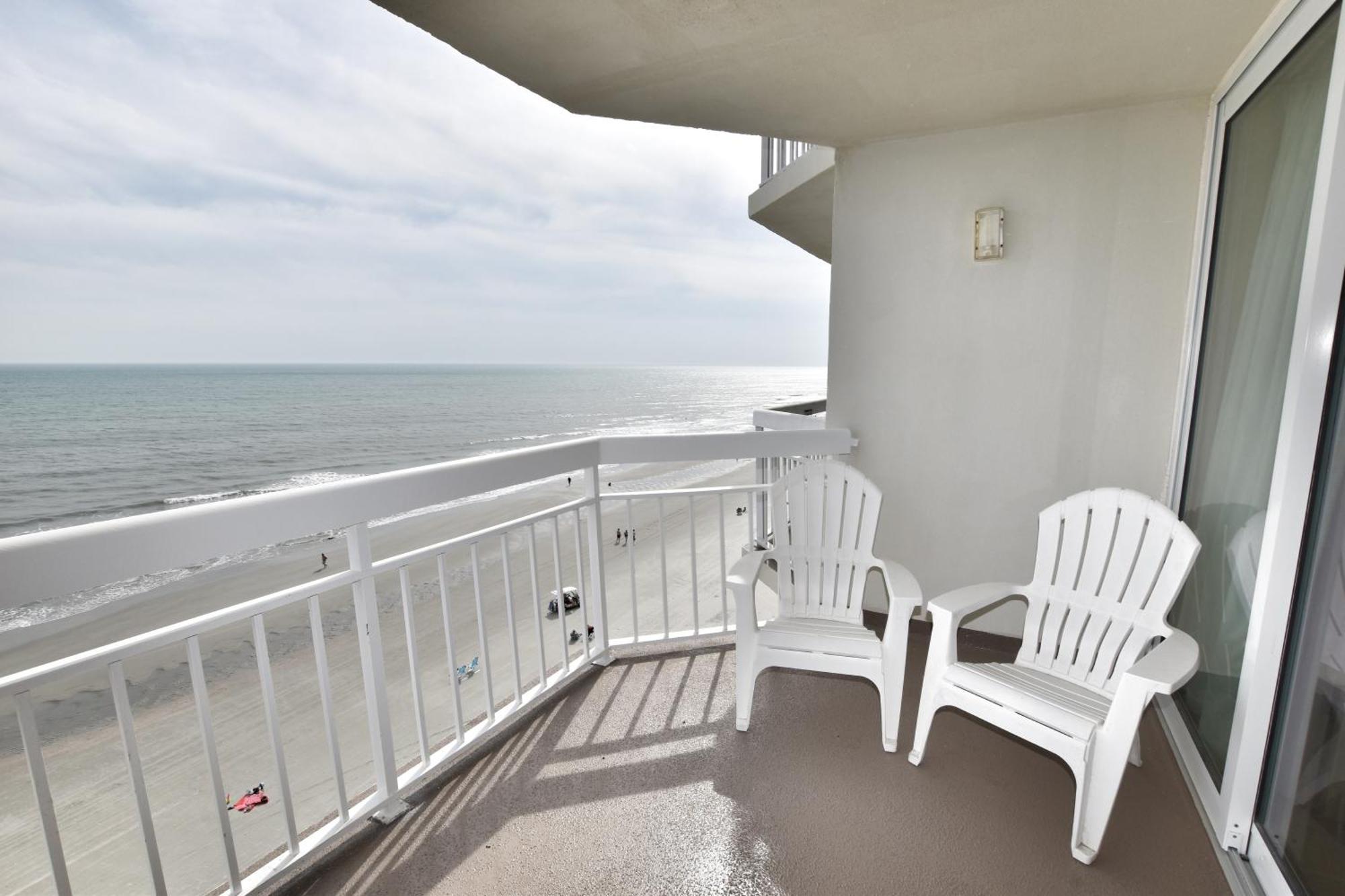 0710 Waters Edge Apartment