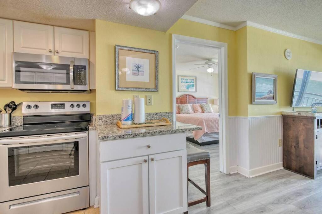 Apartment Amazing Oceanfront Hs 4th Floor