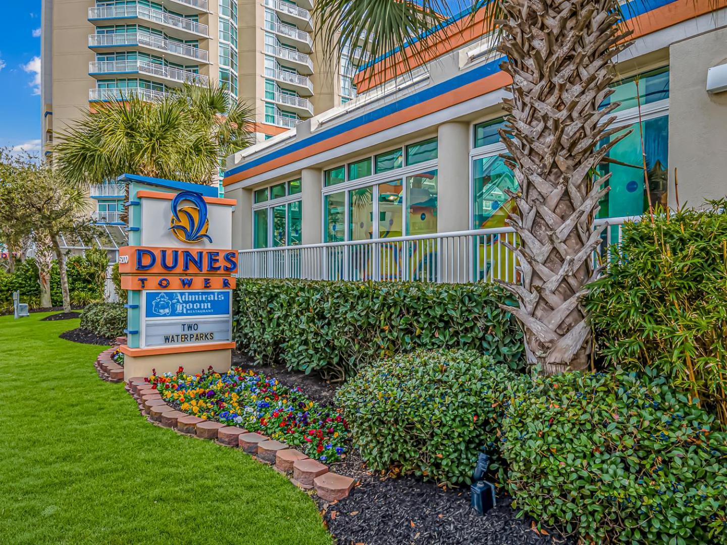 Holiday home Modern And Fun! 3 Bedroom With Indoor Waterpark And Slides! Sleeps 12! Dunes Village 338