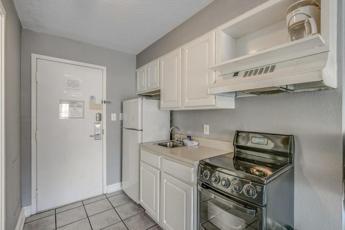 Holiday home Beautifully Updated Ocean View Studio! Sea Mist 50503 Myrtle Beach