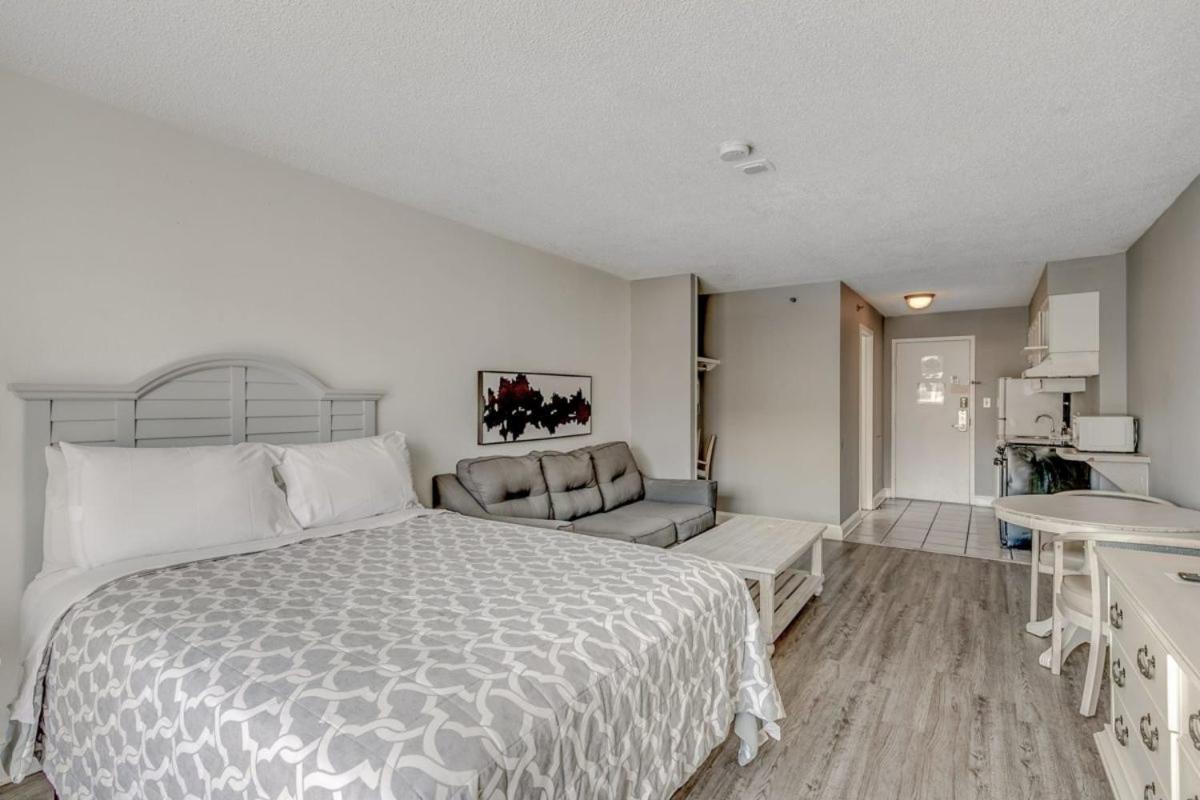 Beautifully Updated Ocean View Studio! Sea Mist 50503 Holiday home Myrtle Beach