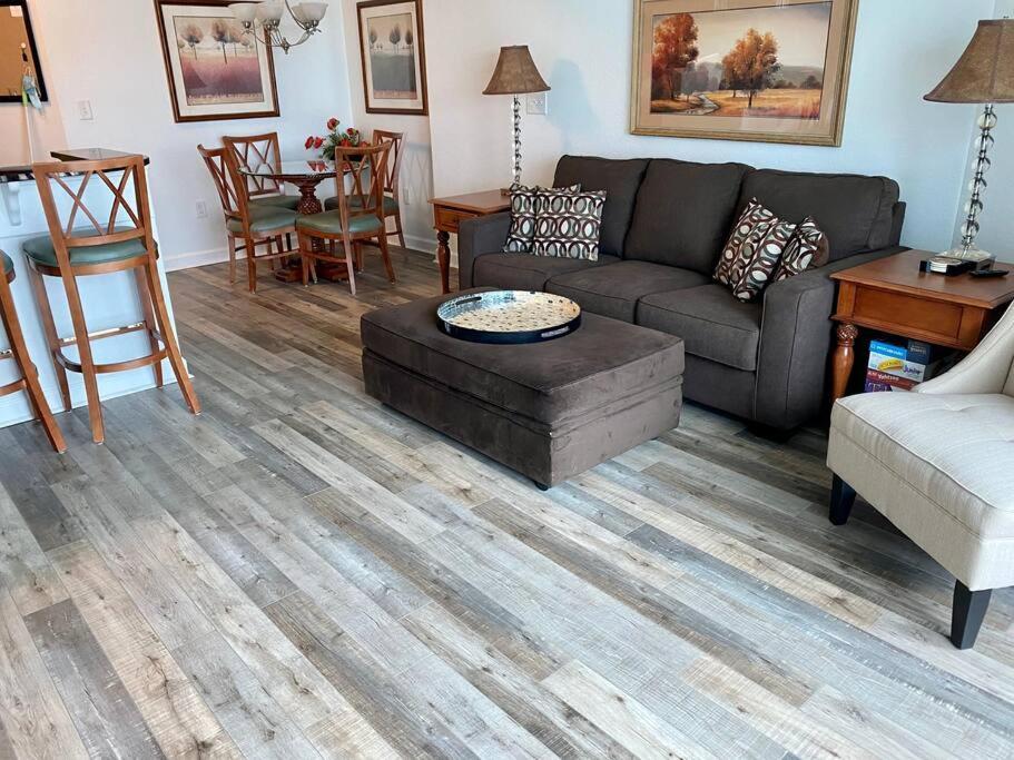 Ocean Sunrise ~ 2b/2b Apartment