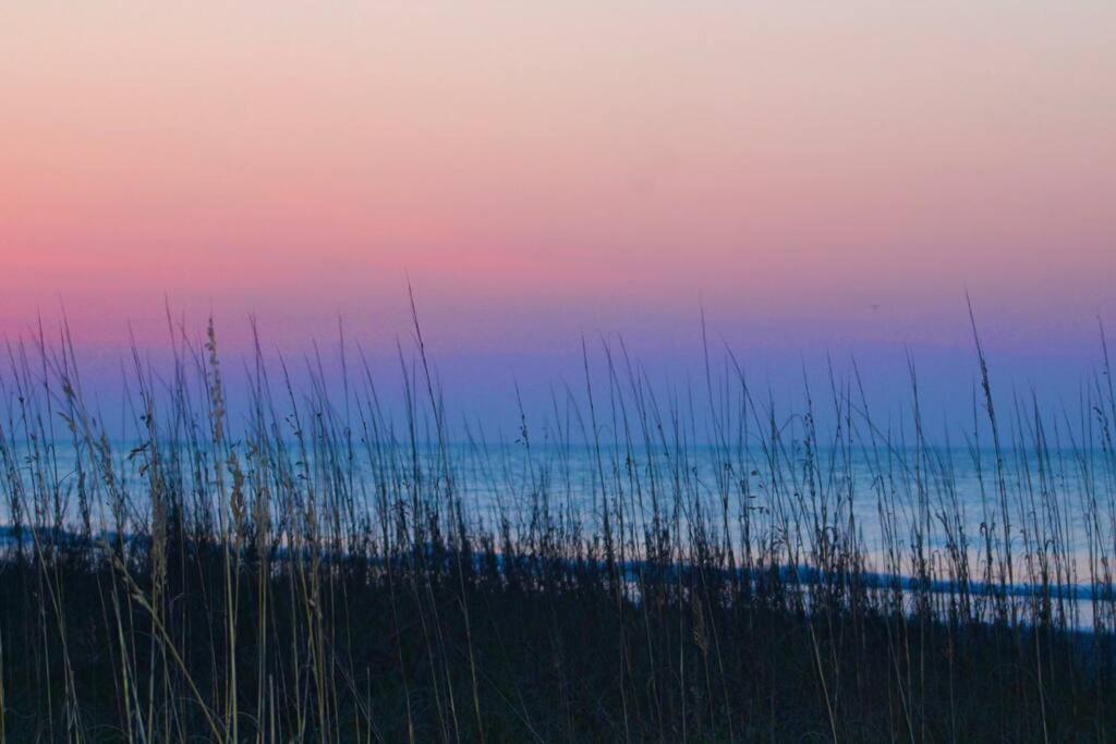 Apartment Ocean Sunrise ~ 2b/2b