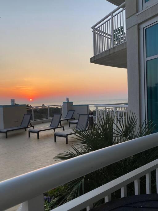 Apartment Ocean Sunrise ~ 2b/2b