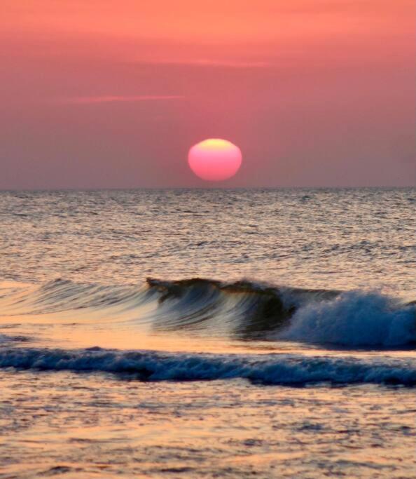 Apartment Ocean Sunrise ~ 2b/2b *