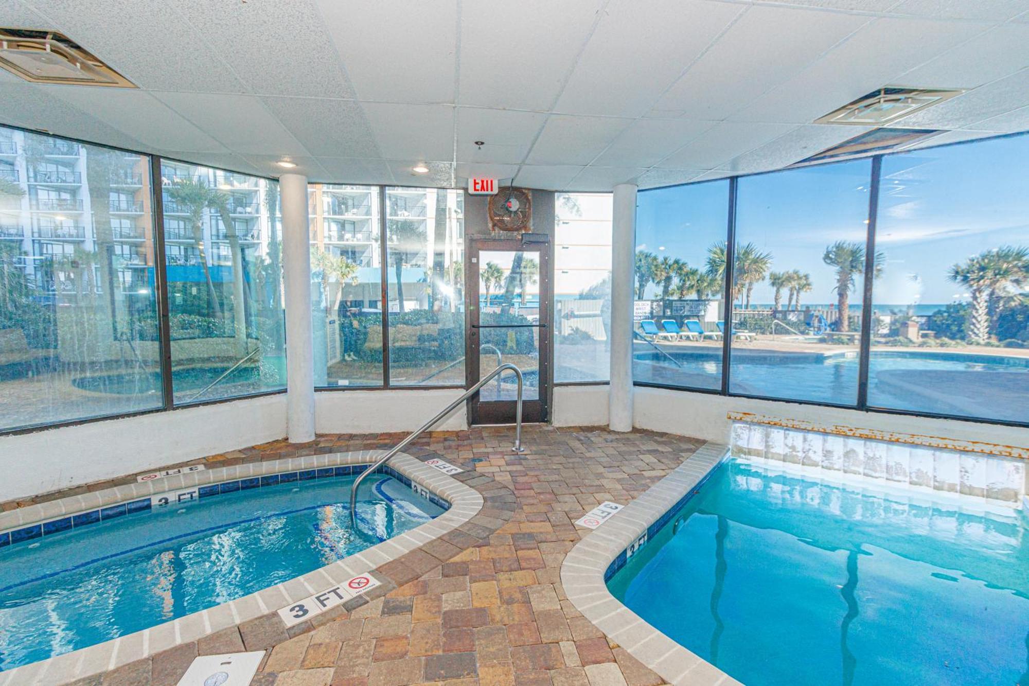 Apartment New! Palace Oceanfront Sleeps 4 *