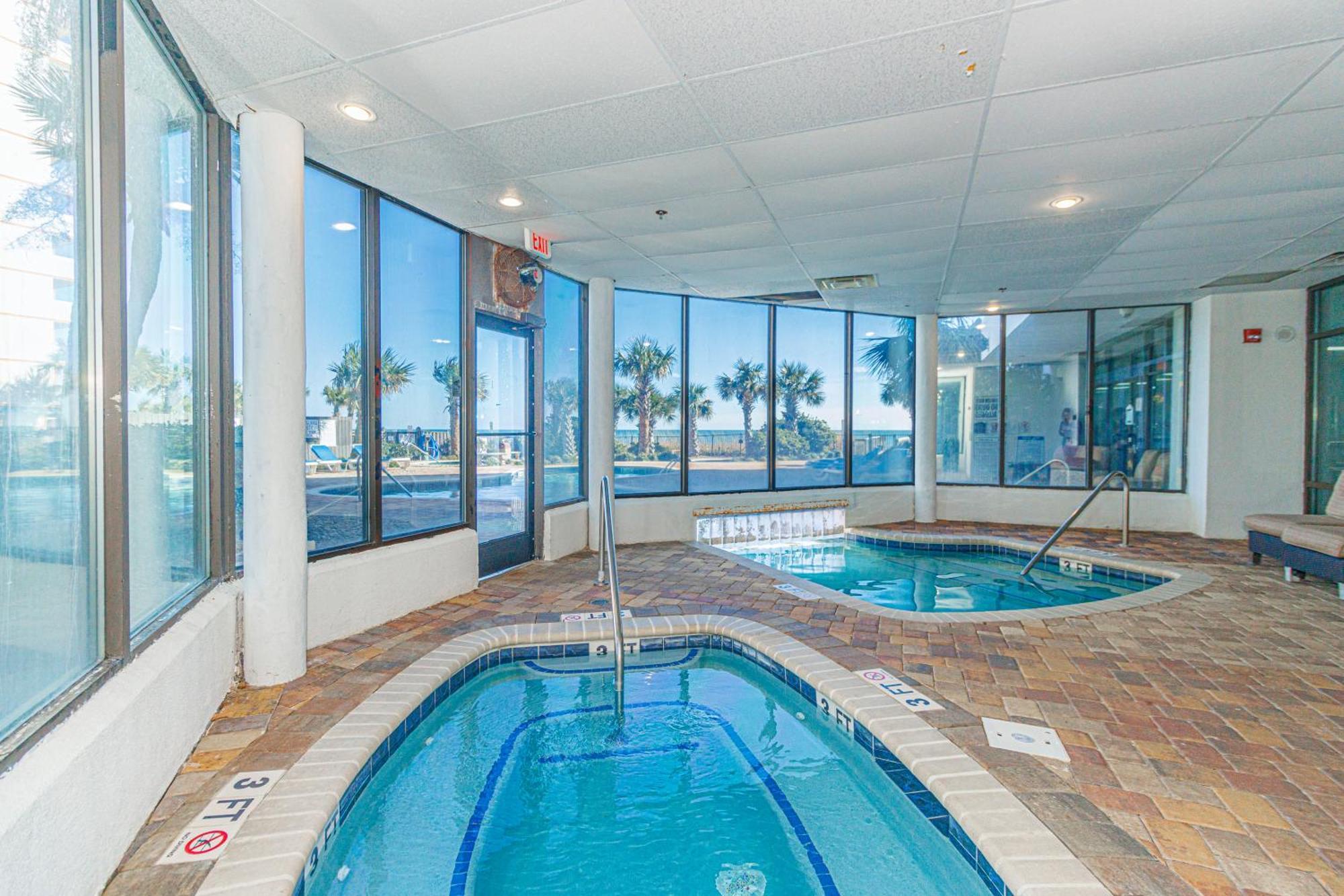 New! Palace Oceanfront Sleeps 4 Apartment *