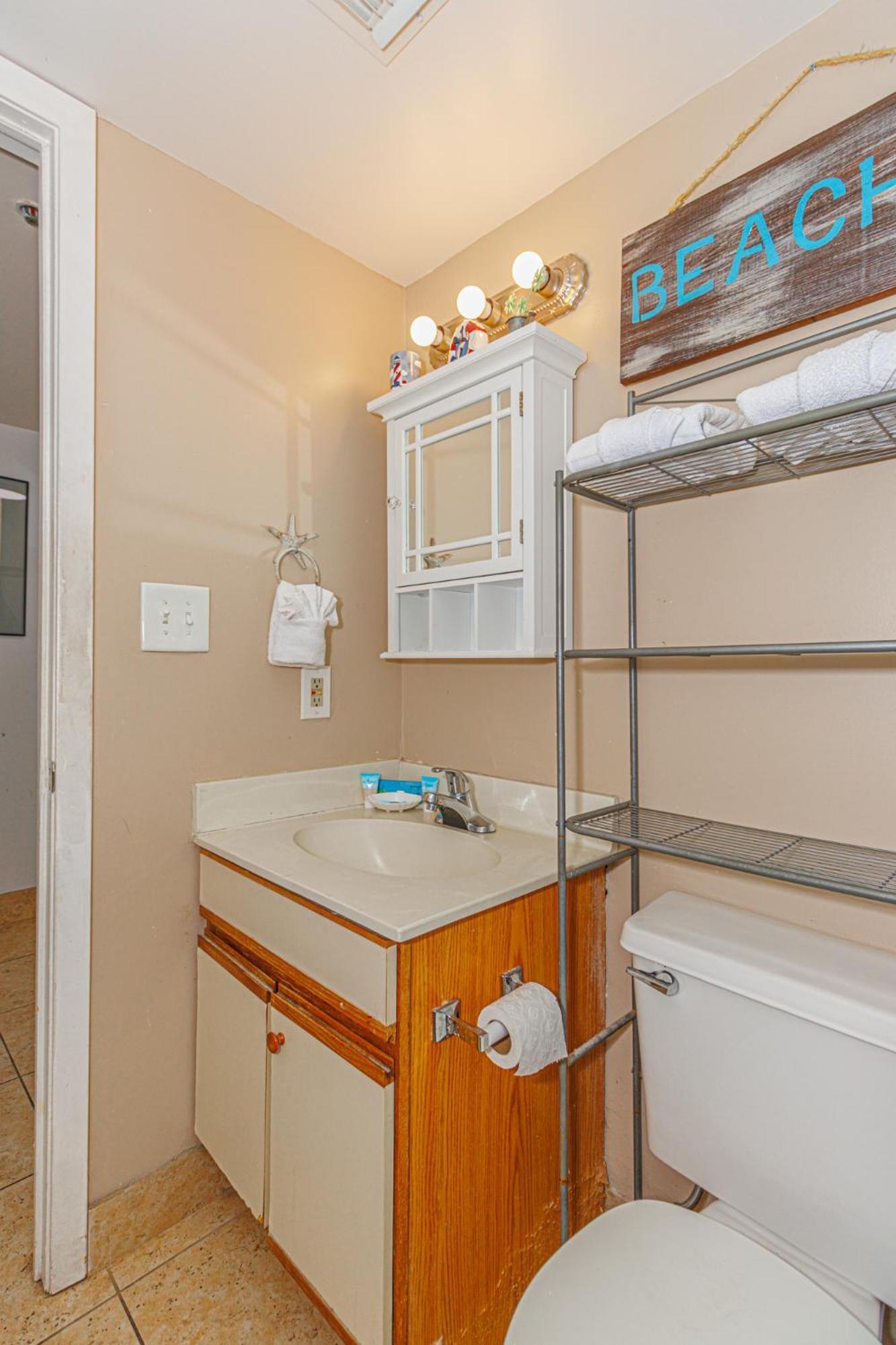 New! Palace Oceanfront Sleeps 4 Apartment *