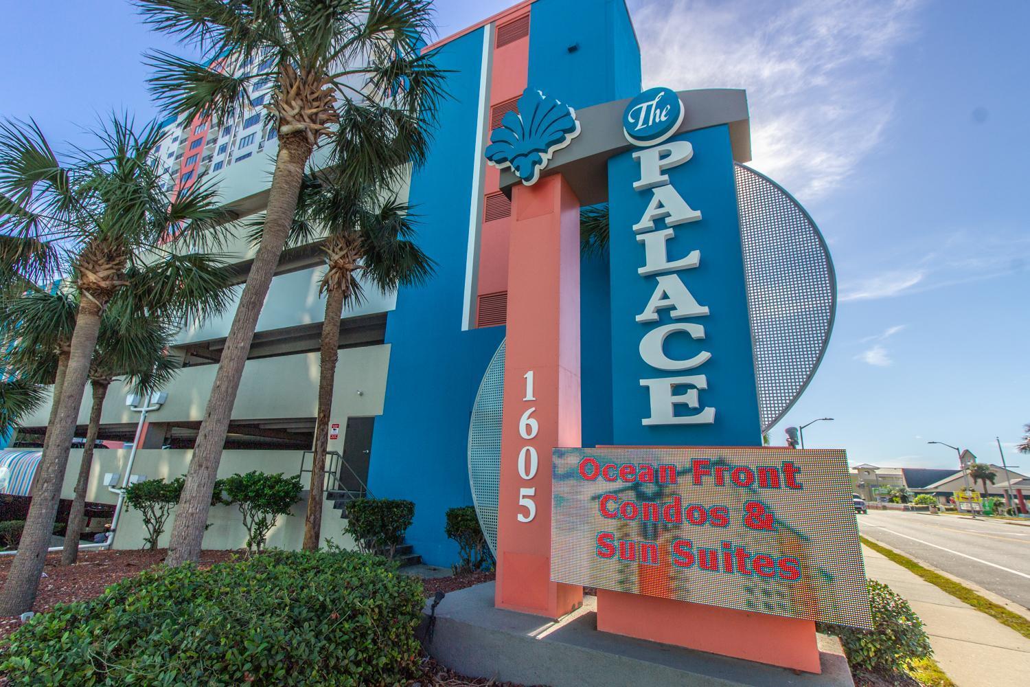New! Palace Oceanfront Sleeps 4 Apartment *