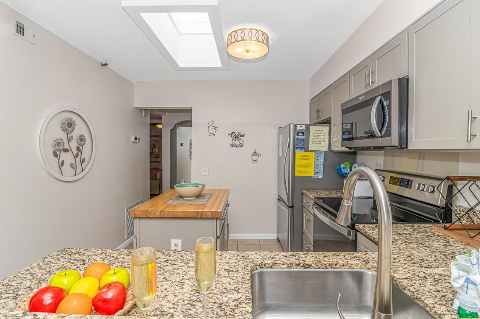 Stunning Floor Oceanfront 2 Bedroom Suite-recently Updated! Spinnaker 903 Myrtle Beach