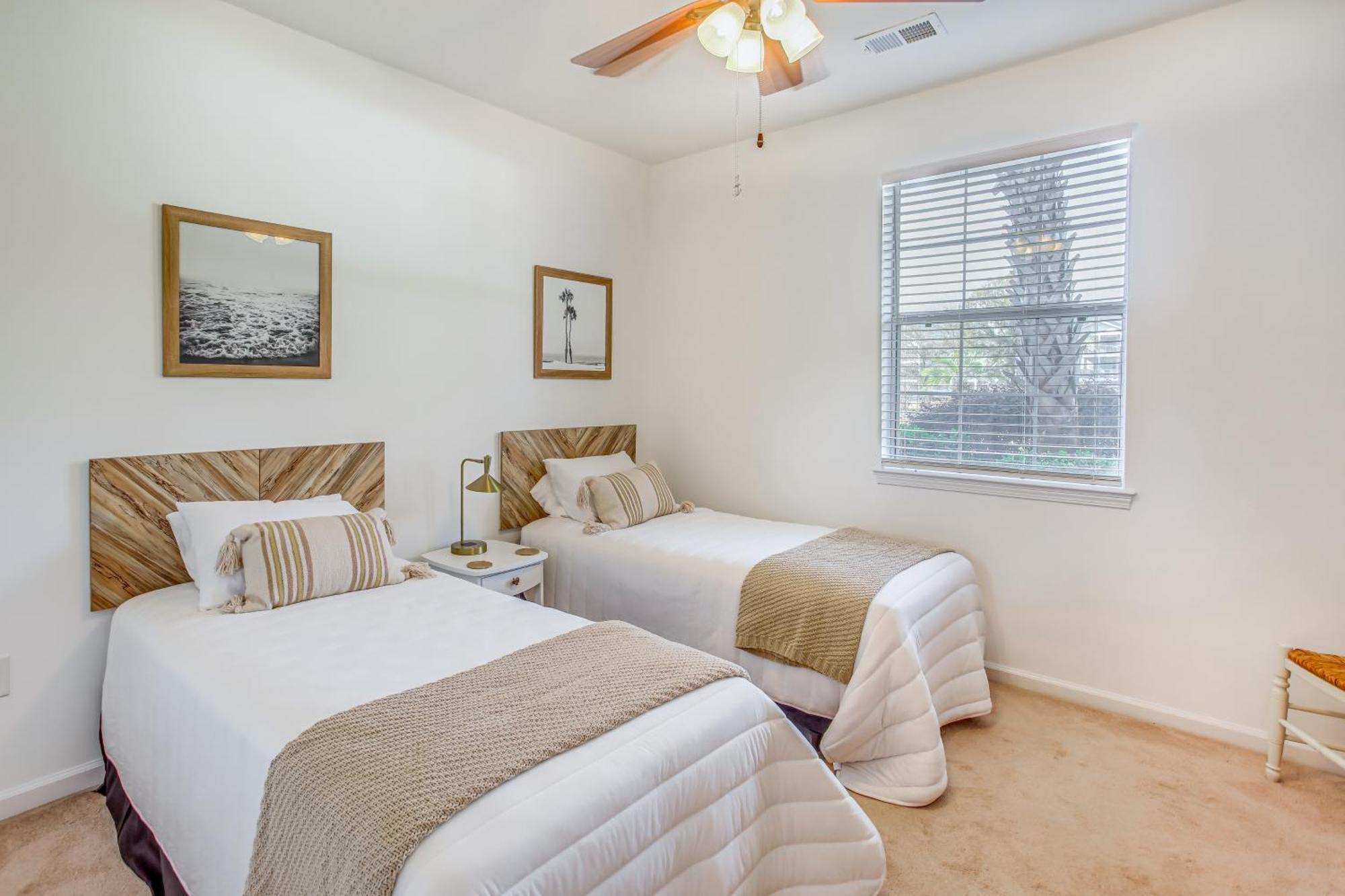 River Oaks With Golf Course View And Pool Access
