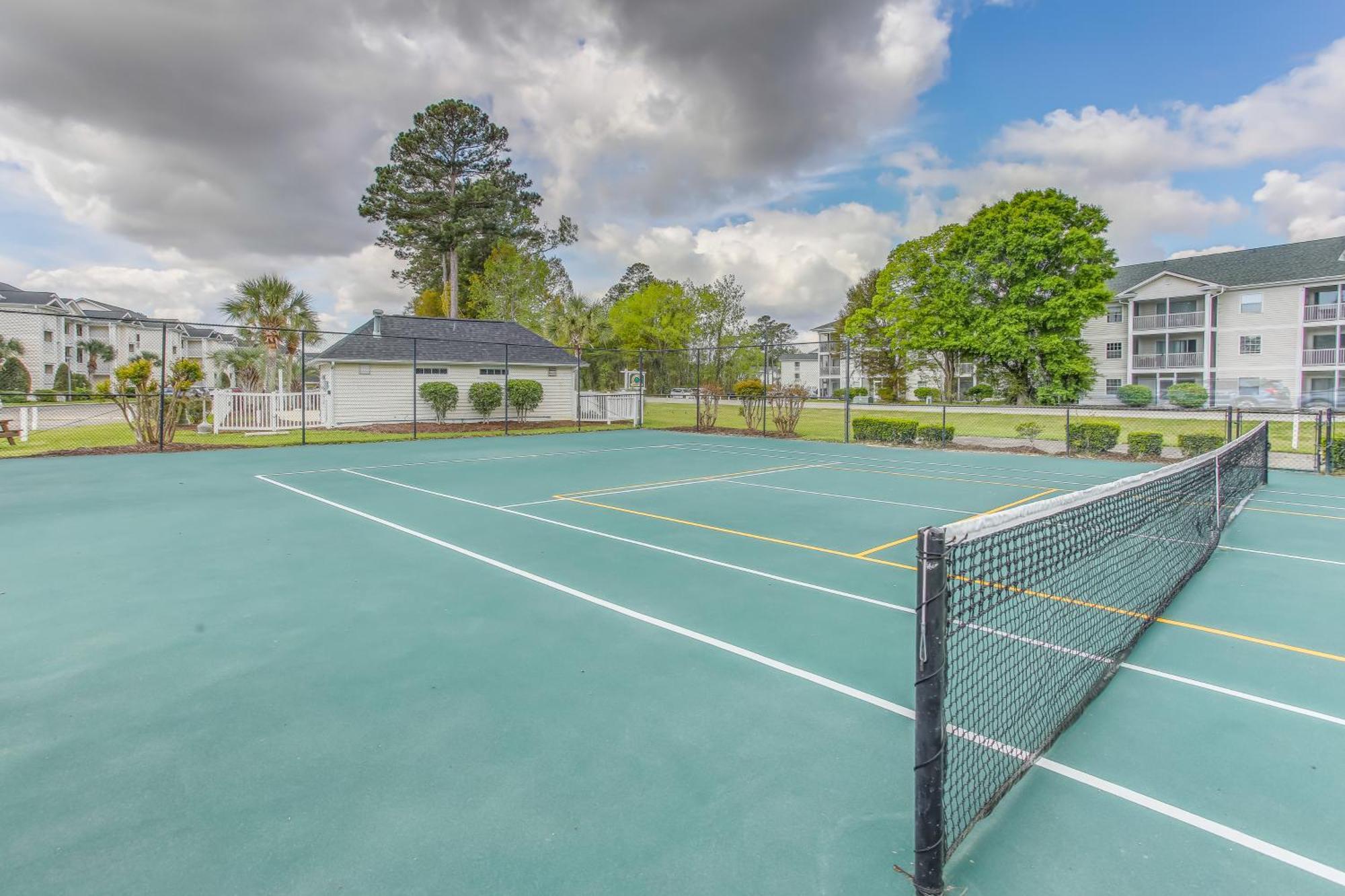 River Oaks With Golf Course View And Pool Access Apartment