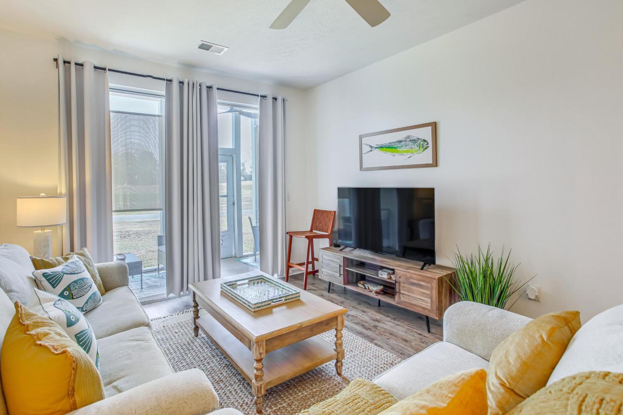 River Oaks With Golf Course View And Pool Access *