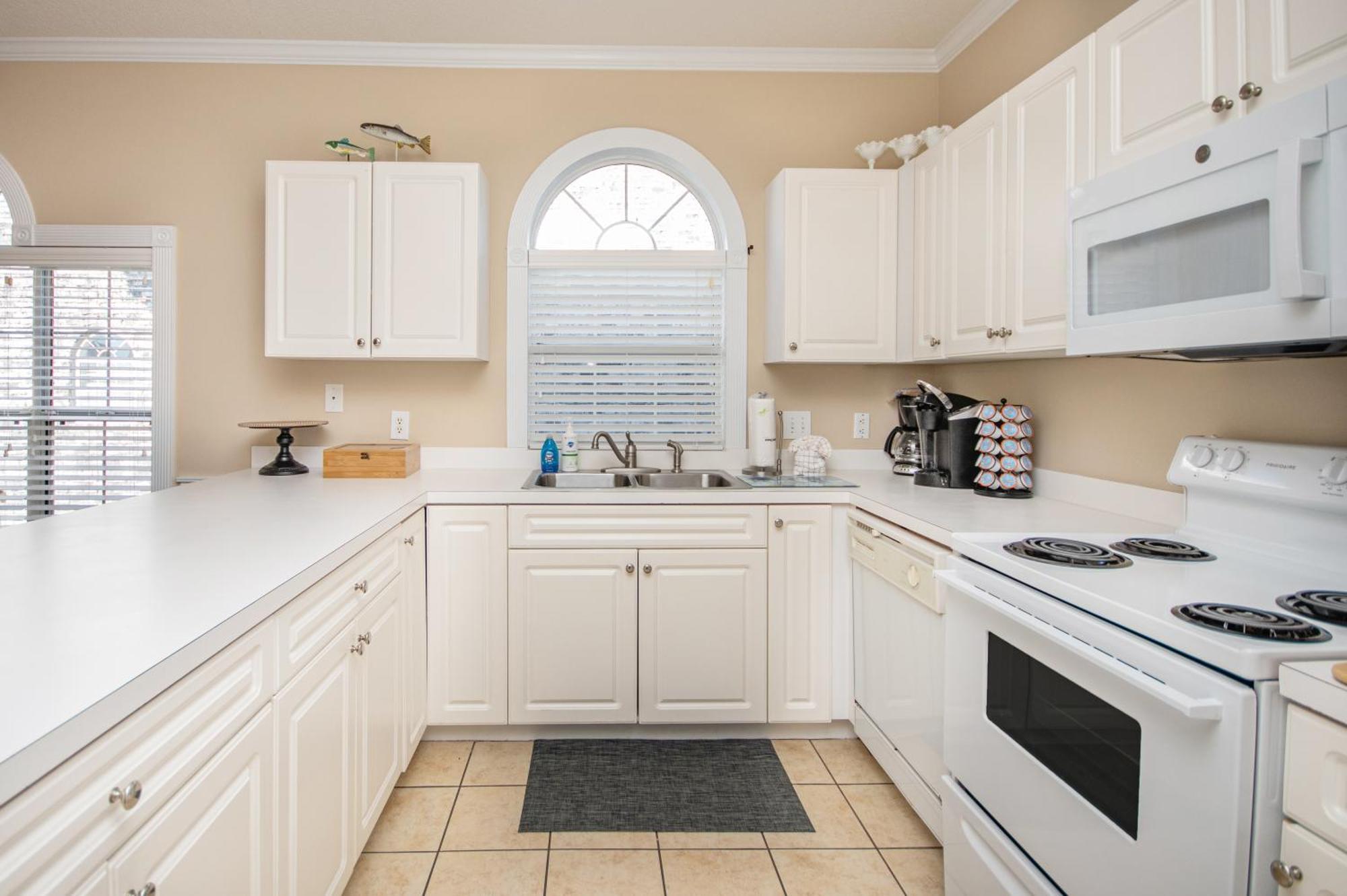4695 Wild Iris Drive, #204 Magnolia Place Apartment *