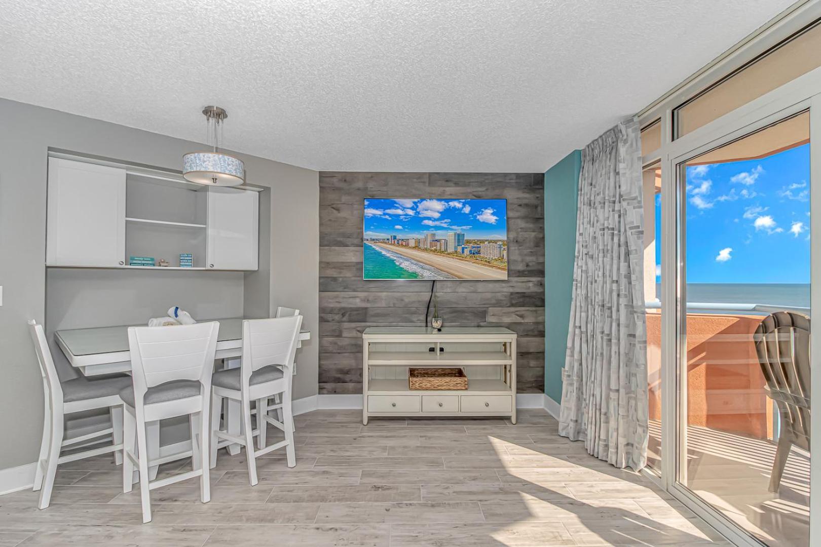 Immaculate! Beautifully Renovated Oceanfront 1 Bedroom - Sleeps 6! - Roxanne Towers Unit 804 Myrtle Beach