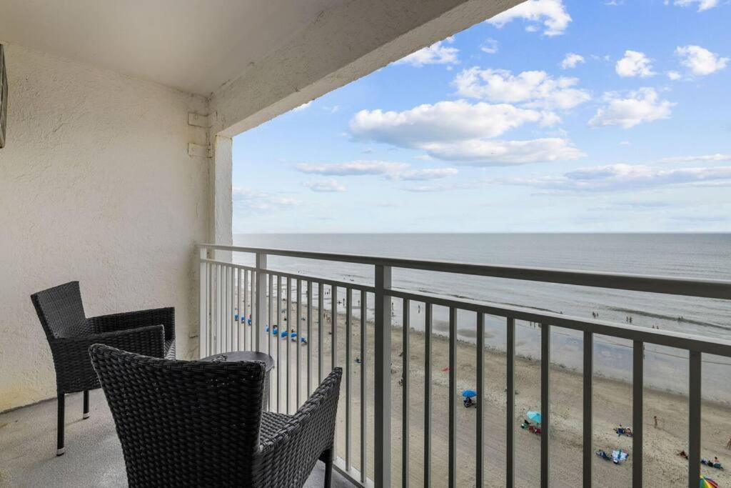 Direct Ocean Front Queen Suite! Sea Mist 21006 - Perfect For 2 Guests! Holiday home *