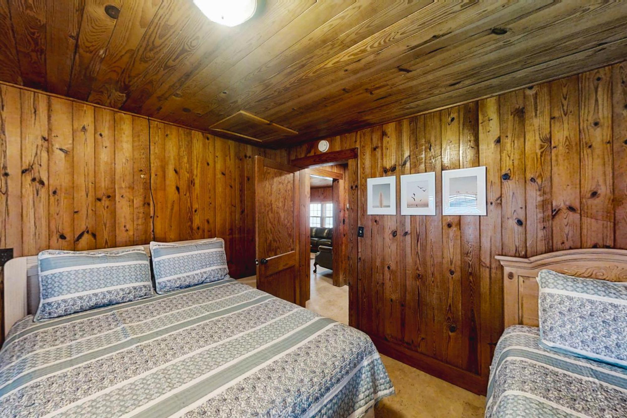 Booth House, Unit B