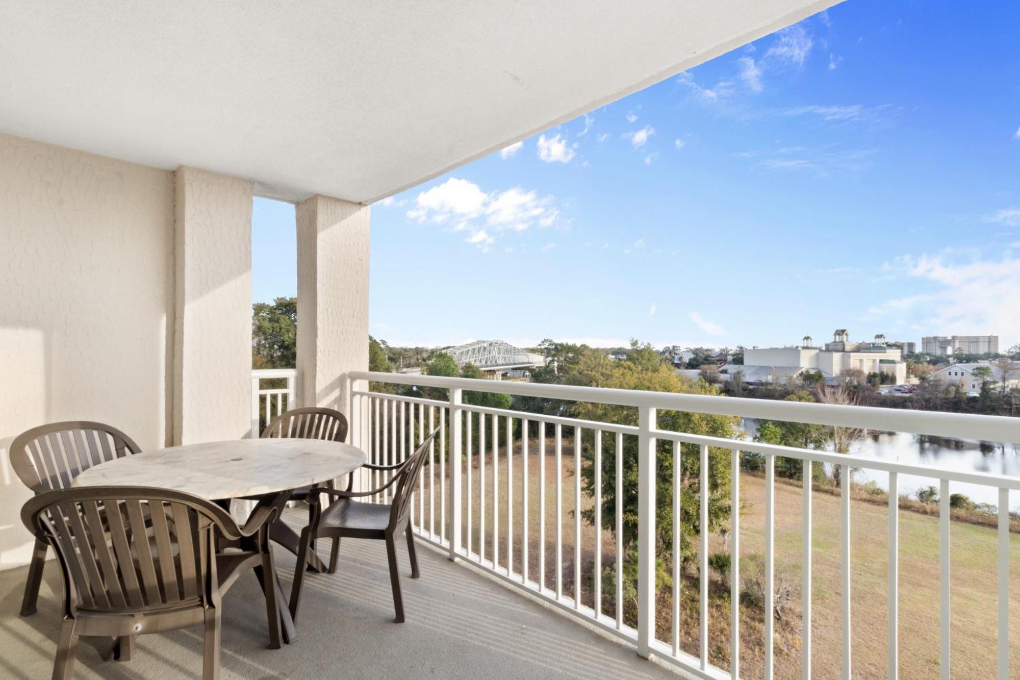 Apartment Yacht Club #3-502 *