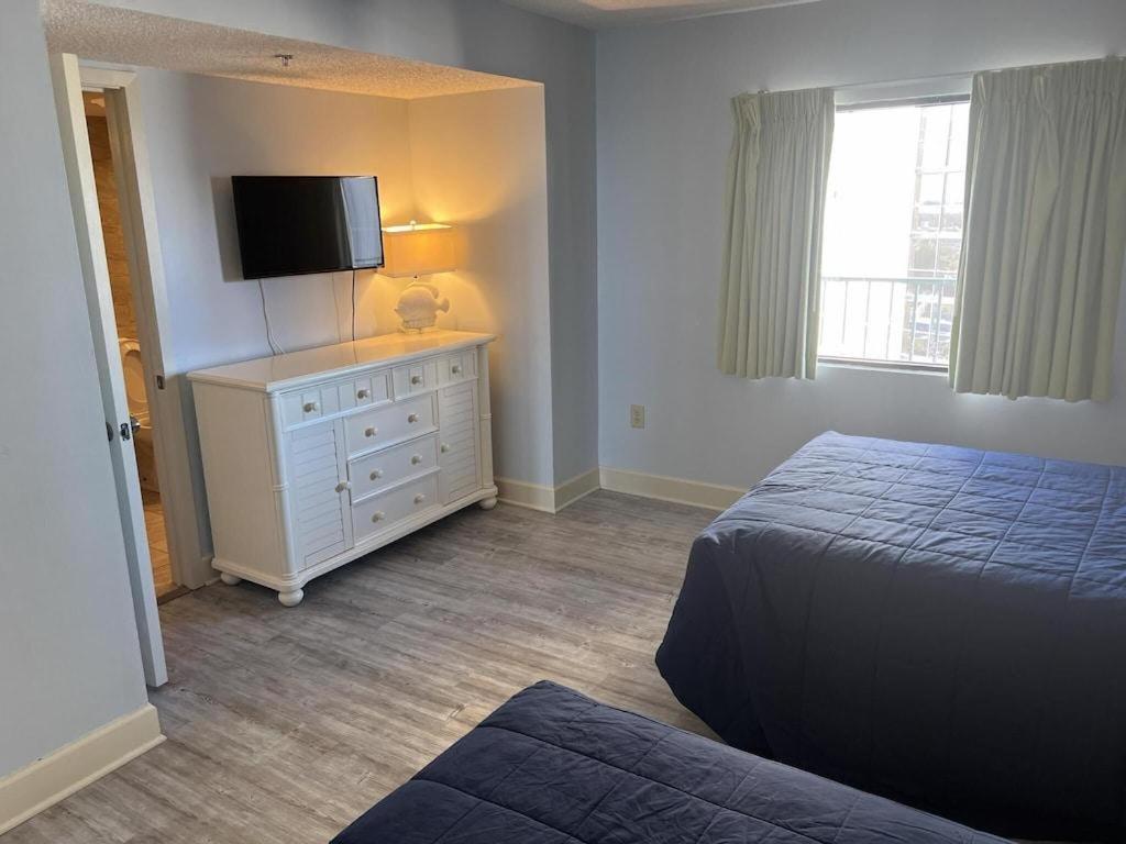 74th Ave N, 1443-44 - Ocean View Sleeps 8 *