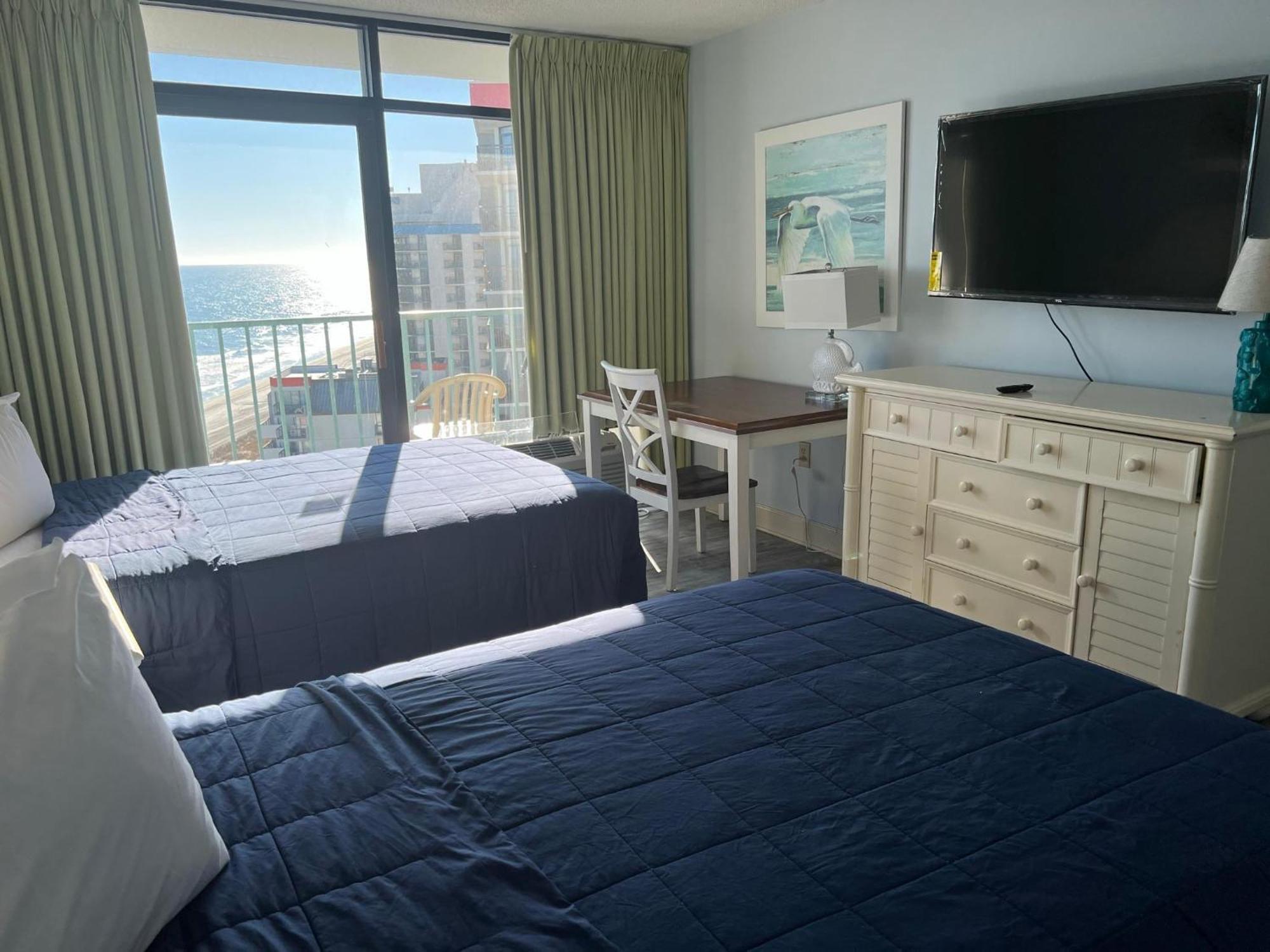 74th Ave N, 1443-44 - Ocean View Sleeps 8
