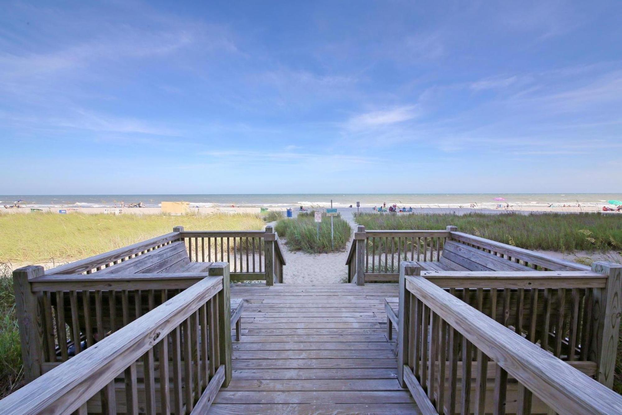 1604 N Ocean Blvd, 0906 - Ocean Front Sleeps 8 Holiday home Myrtle Beach