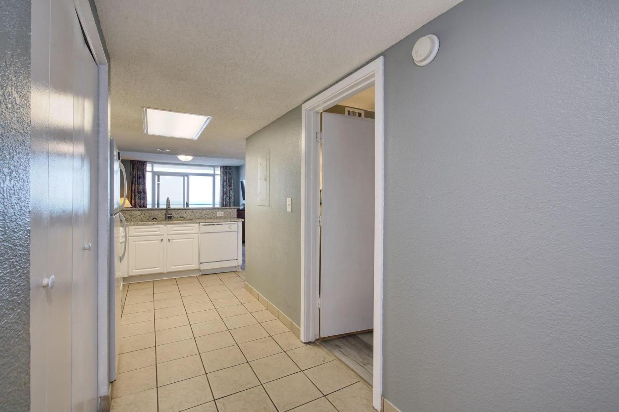 Holiday home 1604 N Ocean Blvd, 0906 - Ocean Front Sleeps 8 Myrtle Beach