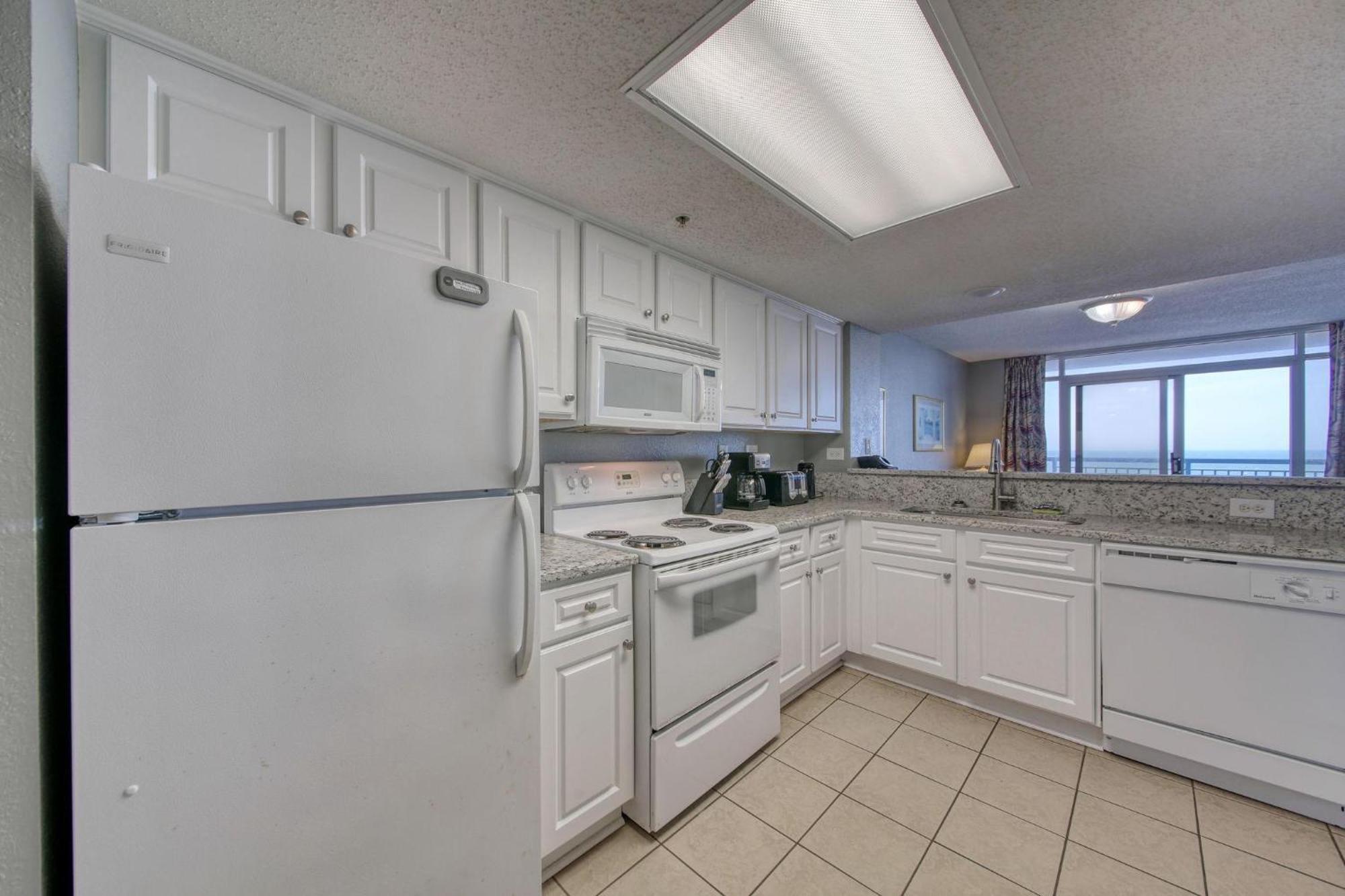 1604 N Ocean Blvd, 0906 - Ocean Front Sleeps 8 Holiday home