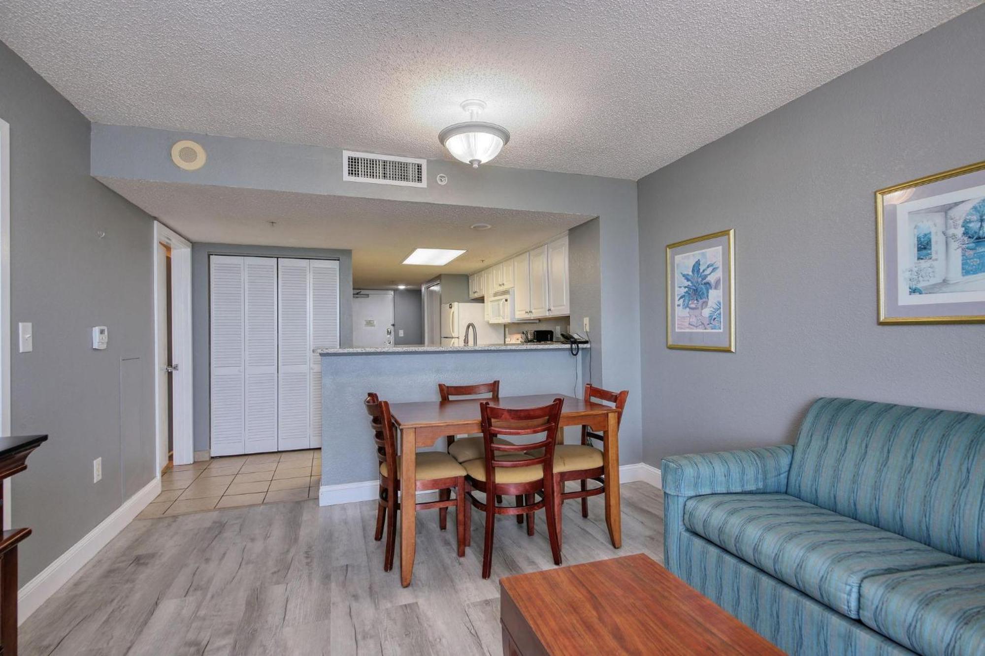 Holiday home 1604 N Ocean Blvd, 0906 - Ocean Front Sleeps 8