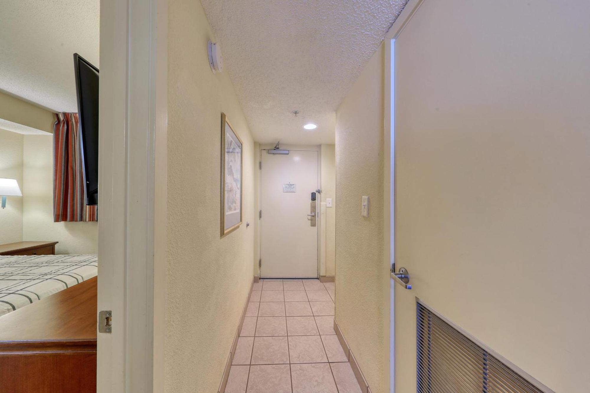Holiday home 1604 N Ocean Blvd, 0703 - Ocean Front Sleeps 6 *