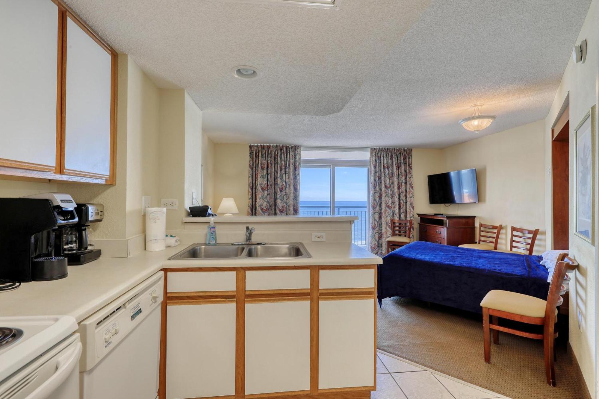 1604 N Ocean Blvd, 0703 - Ocean Front Sleeps 6 Holiday home