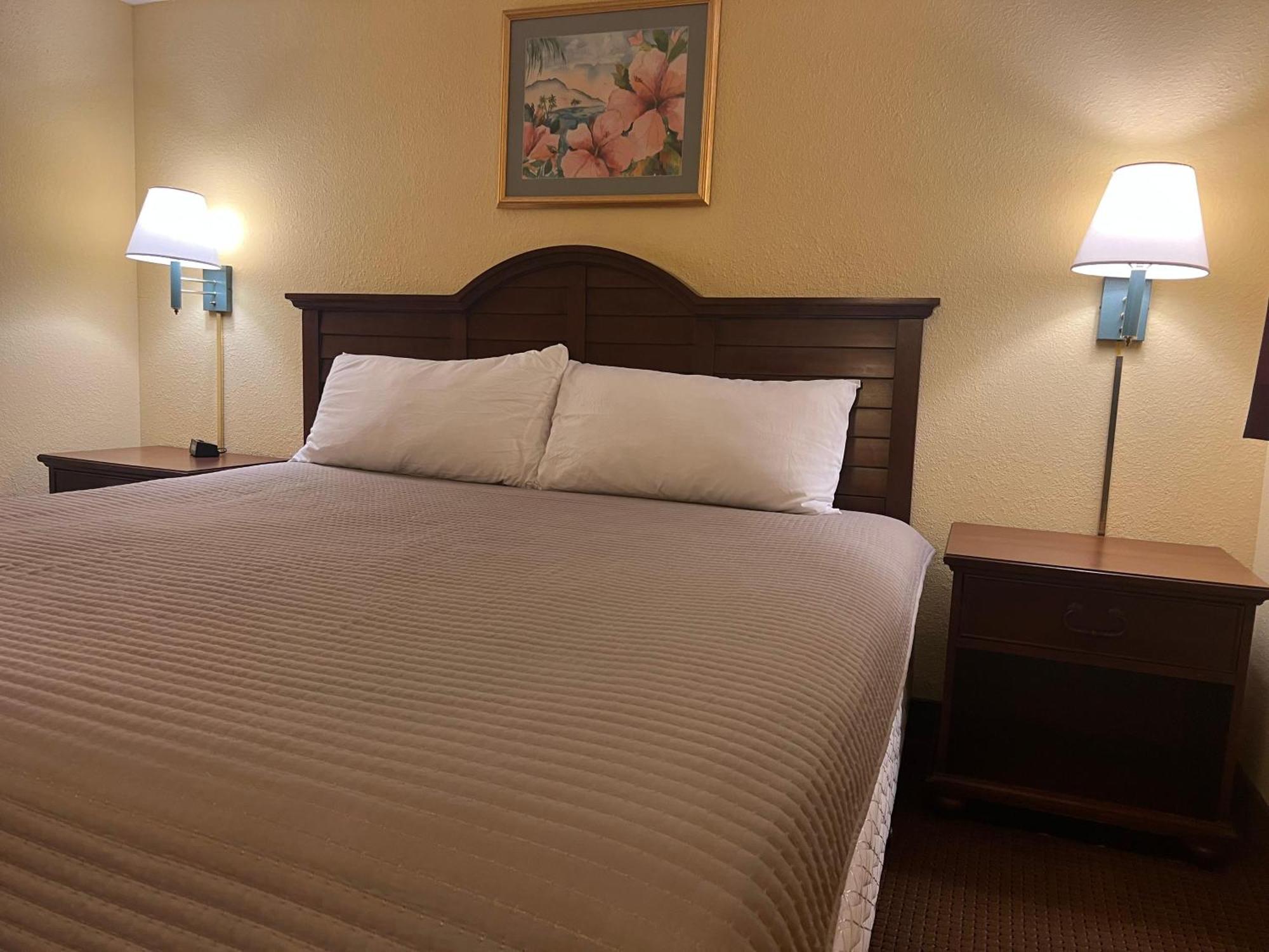 1604 N Ocean Blvd, 0703 - Ocean Front Sleeps 6 Holiday home Myrtle Beach