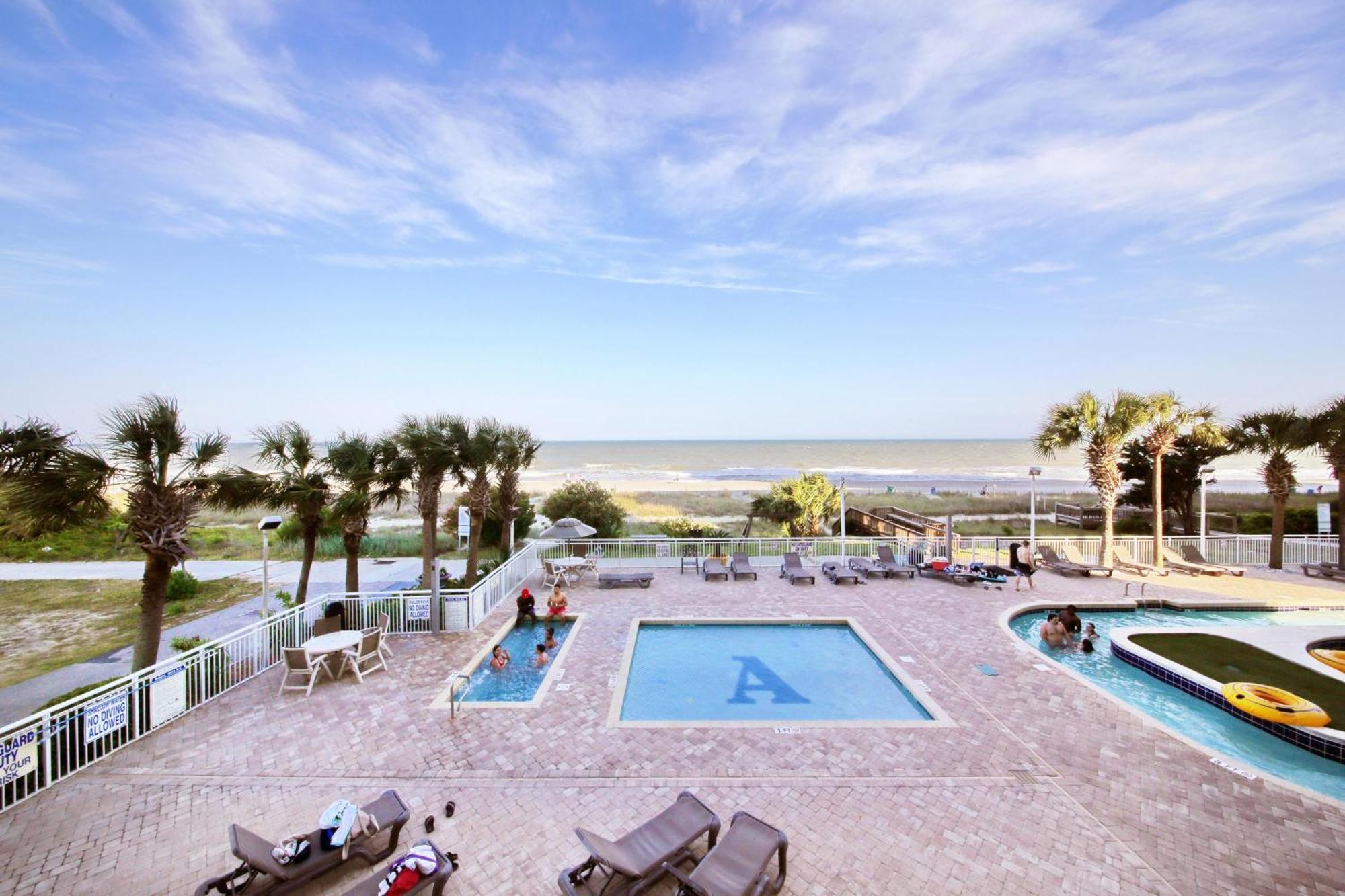 1700 N Ocean Blvd, 0152 - Ocean Front Sleeps 6 Holiday home