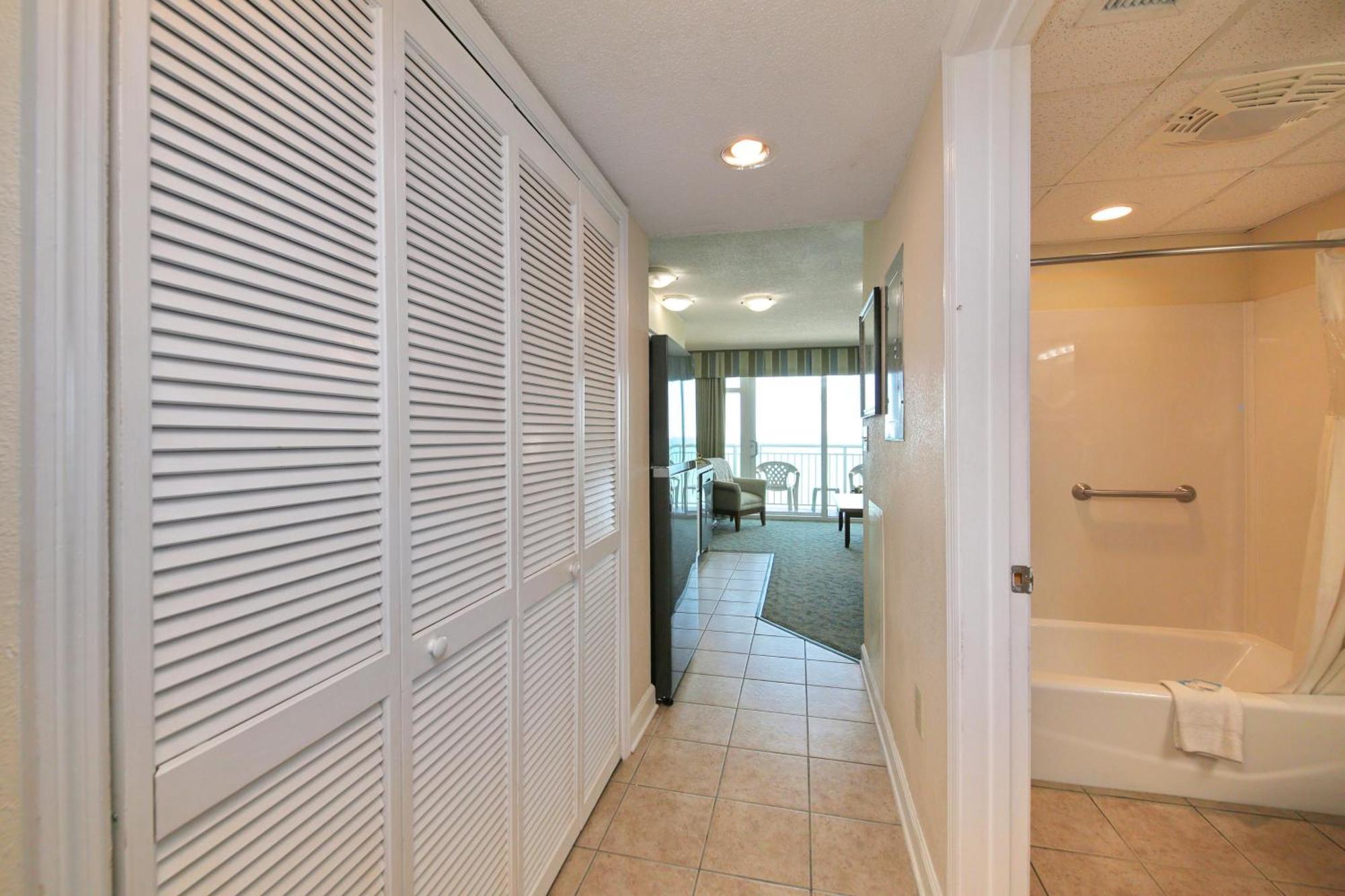 2501 S Ocean Blvd, 1107 - Ocean Front Sleeps 6