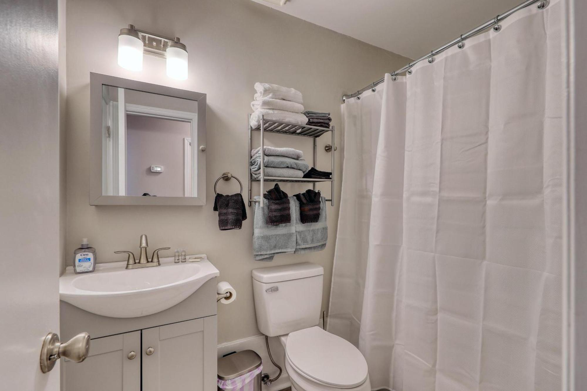 1408 Perrin Dr, Unit D - Ocean Walk Sleeps 8 Holiday home